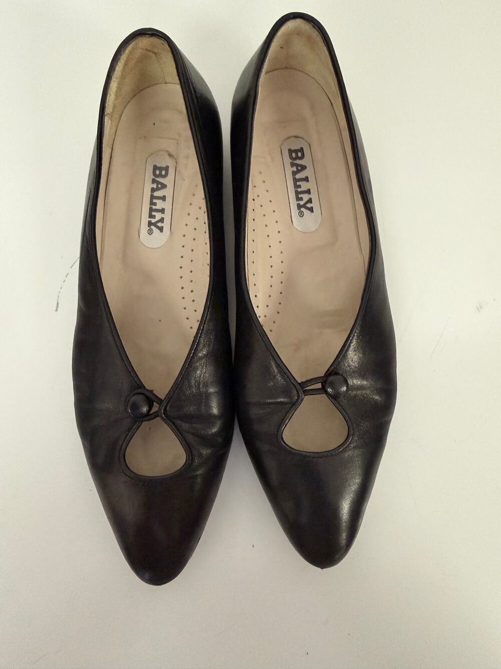 VTG Y2K Bally Black Leather Pointed Toe Low Heel Pumps (US 7.5M) Made in Italy